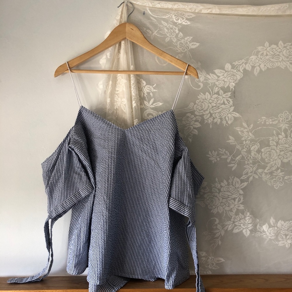 Mixology Off-the-shoulder Ribbed Blouse
